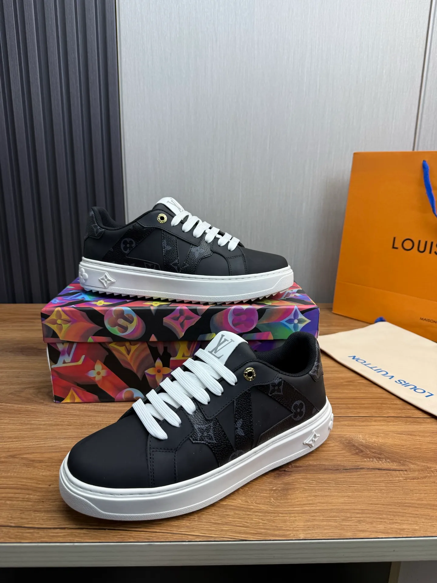 Men's shoes 💰520💰 LOUIS VUITTON [Luden Yiwei] The new trendy Lv is on the market 🎁, casual and fashionable men's shoes 👟 The upper is made of imported silk cowhide + cowhide mesh lining, the original wear-resistant rubber outsole, the version is simple and elegant, exclusive for trendy men. 38-44